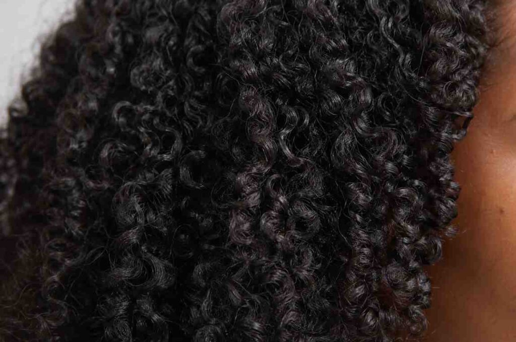 How to do a wash-and-go on 3C hair (beginner guide) Defined 3C curls with healthy shine and curl clumping