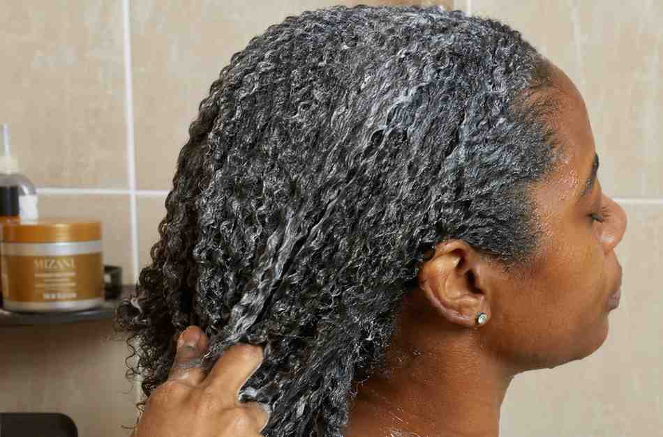 How to do a wash-and-go on 3C hair (beginner guide) Deep conditioner on 3C curly hair during wash day